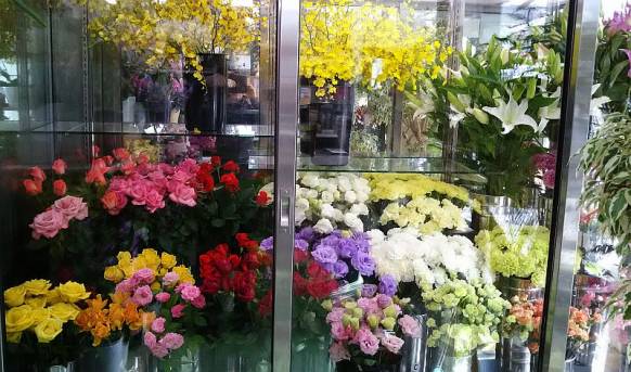 「すざき花店」　（長崎県五島市）の花屋店舗写真1